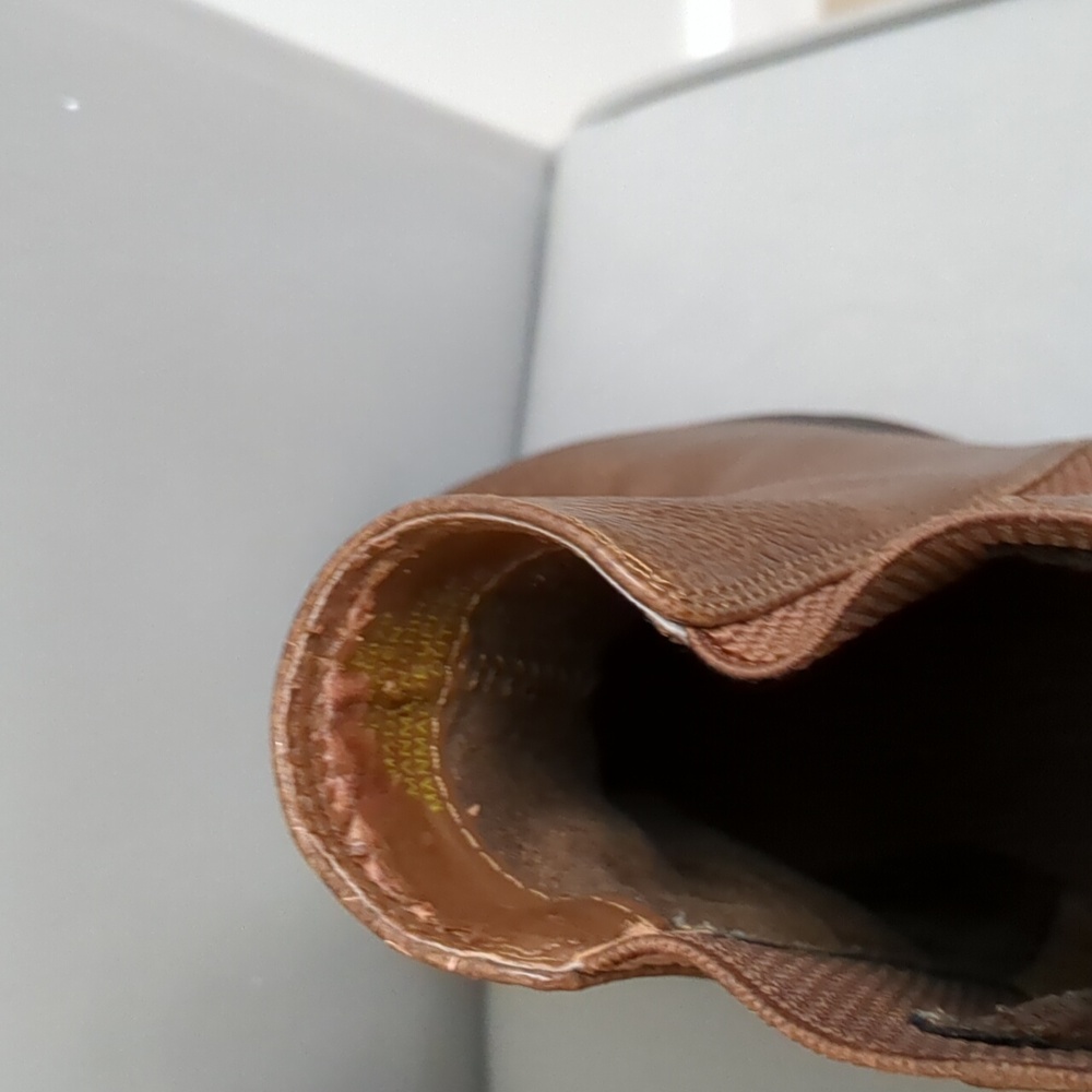 Mia Women's Ribbed Chelsea Boot - Picture 7 of 9